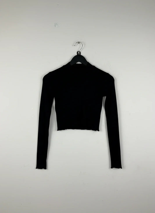 Premium Condition Winter Crop Tops | Preloved pull&Bear | Black Cotton | Thrift Shop for Women Islamabad Pakistan | OTS