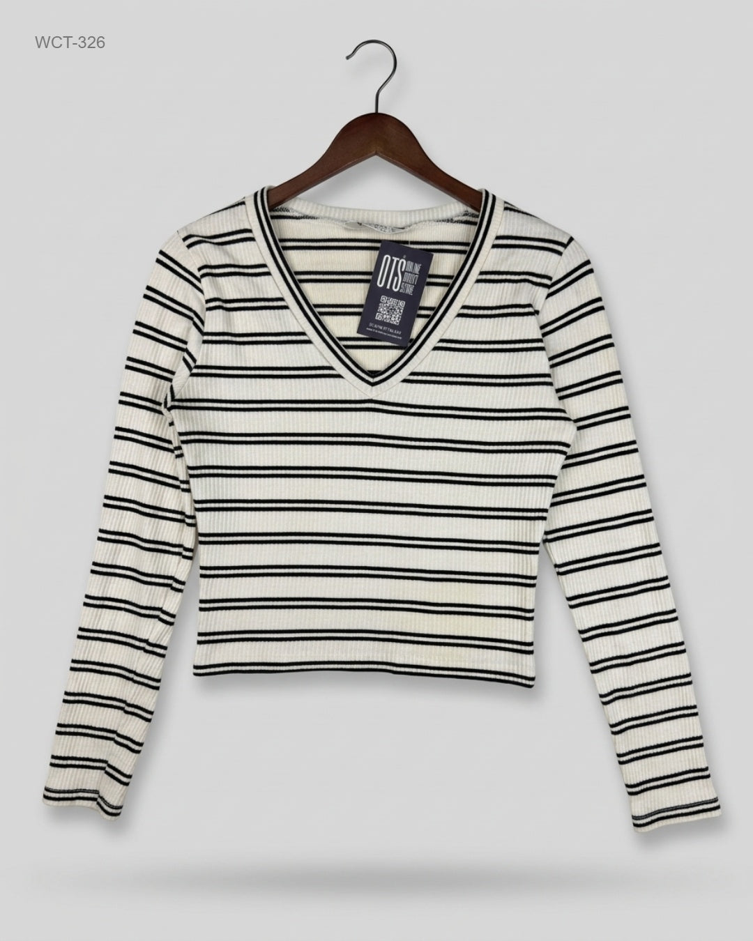Miss Selfridge (WCT-326) V-Neck Ribbed Crop Top