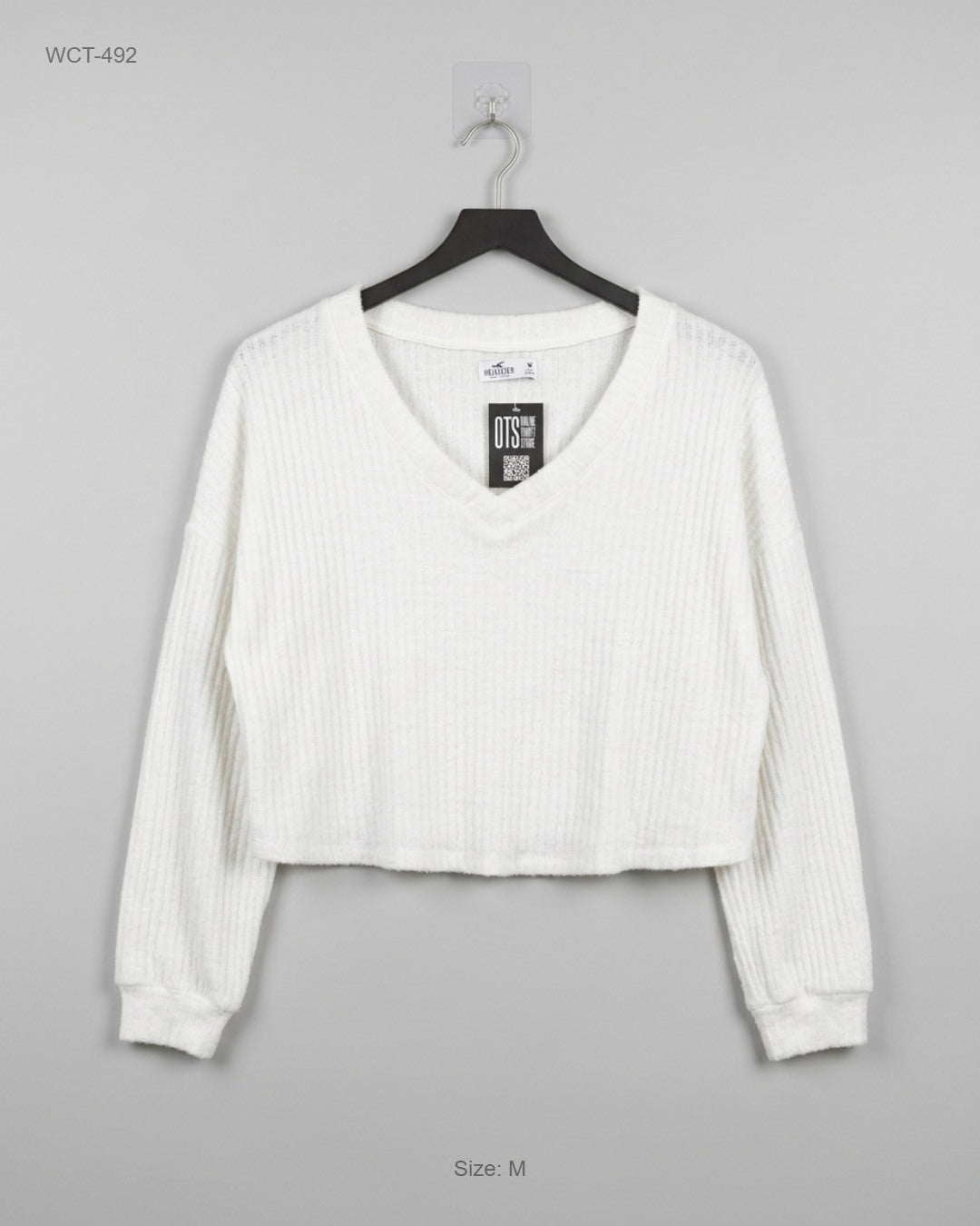 HOLLISTER (WCT-492) V-Neck Cropped Ribbed Sweater