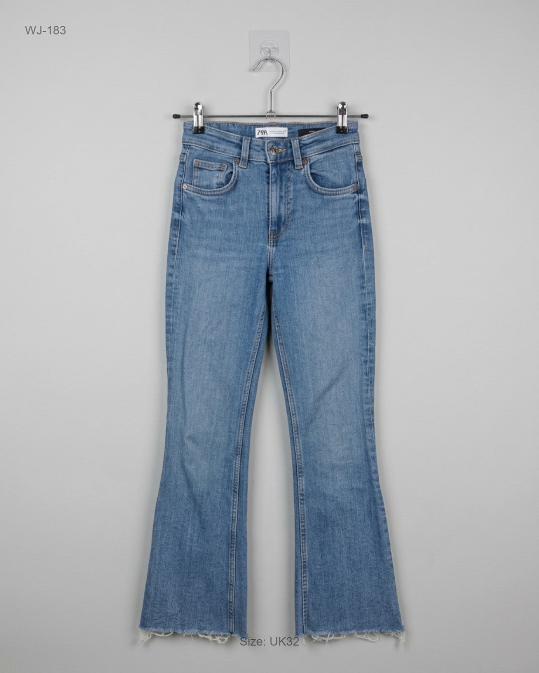 Secondhand Branded Women Jeans by ZARA, Blue Contton fabric, Premium condition, for - Online Thrift Shop Lahore Pakistan