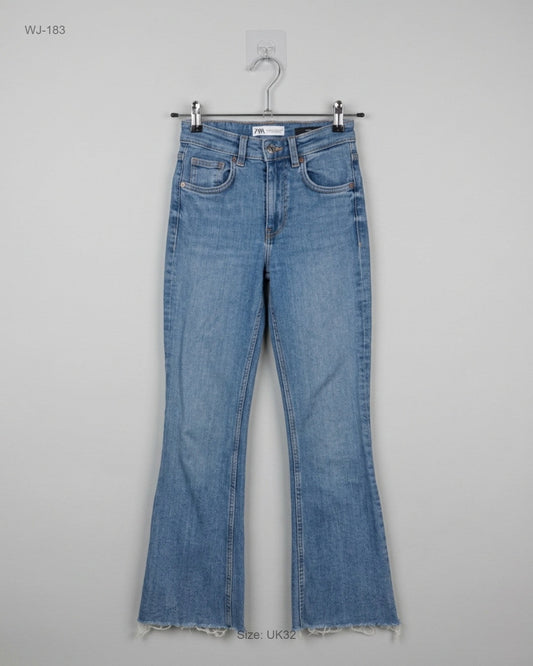 Secondhand Branded Women Jeans by ZARA, Blue Contton fabric, Premium condition, for - Online Thrift Shop Lahore Pakistan