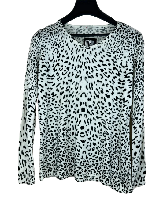 Shop Premium Plus Winter Knitted Tops by Damart | Preloved Branded Clothes | White Acrylic | Women | OTS Thrift Store Islamabad Pakistan