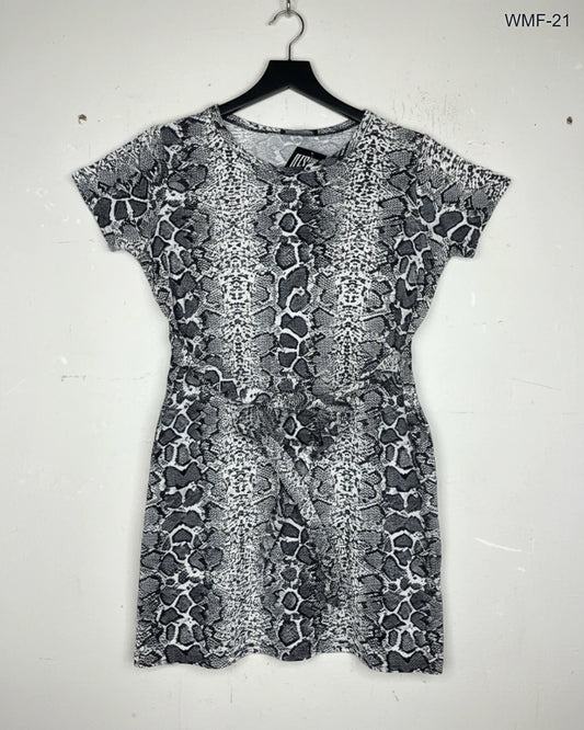 Preloved Premium Women Maxi & Frock by PRETTYLITTLETHING, Black & White Polyester for Women - OTS Thrift Shop Lahore Pakistan