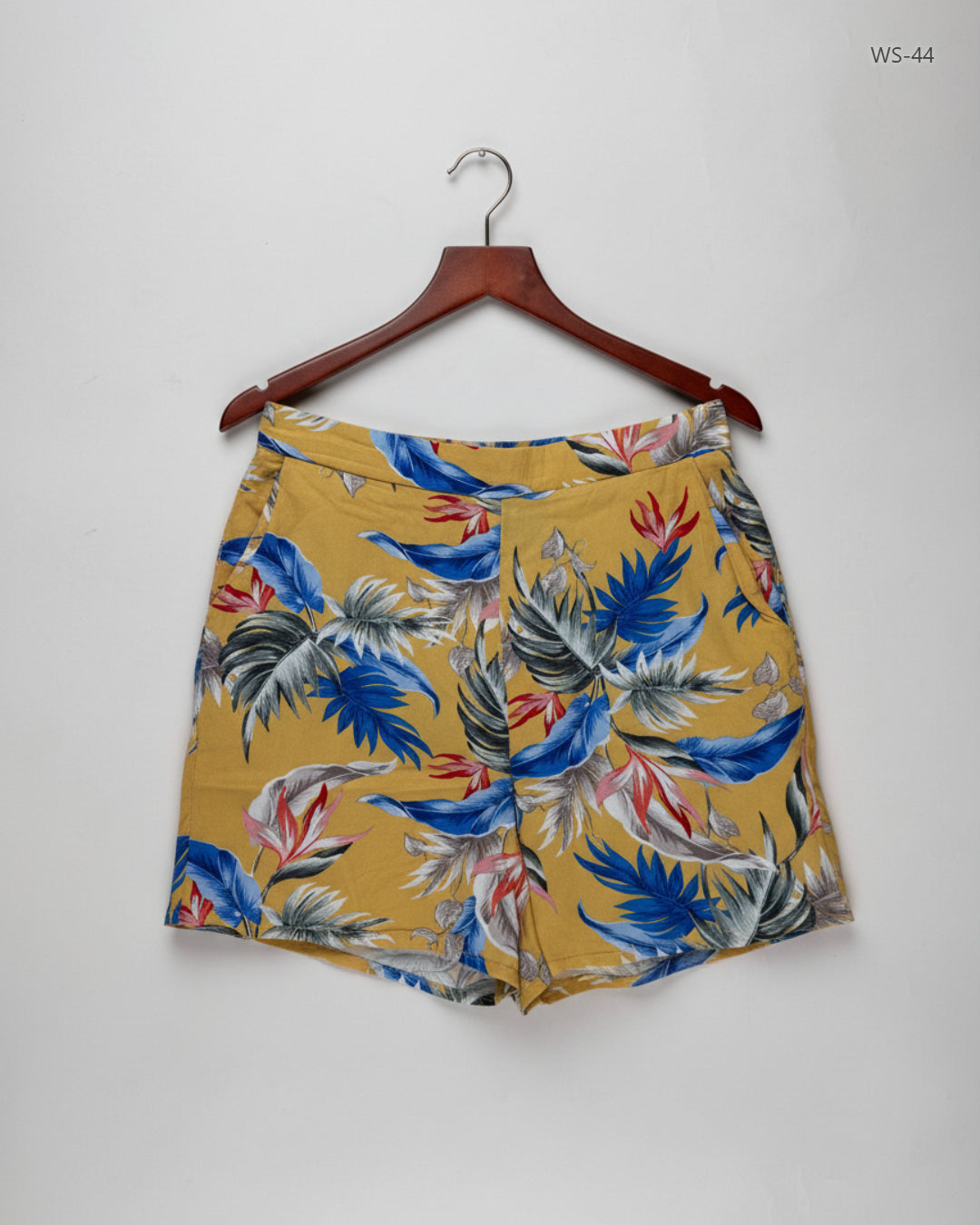 NEW LOOK Yellow Women's Shorts (WS-44)