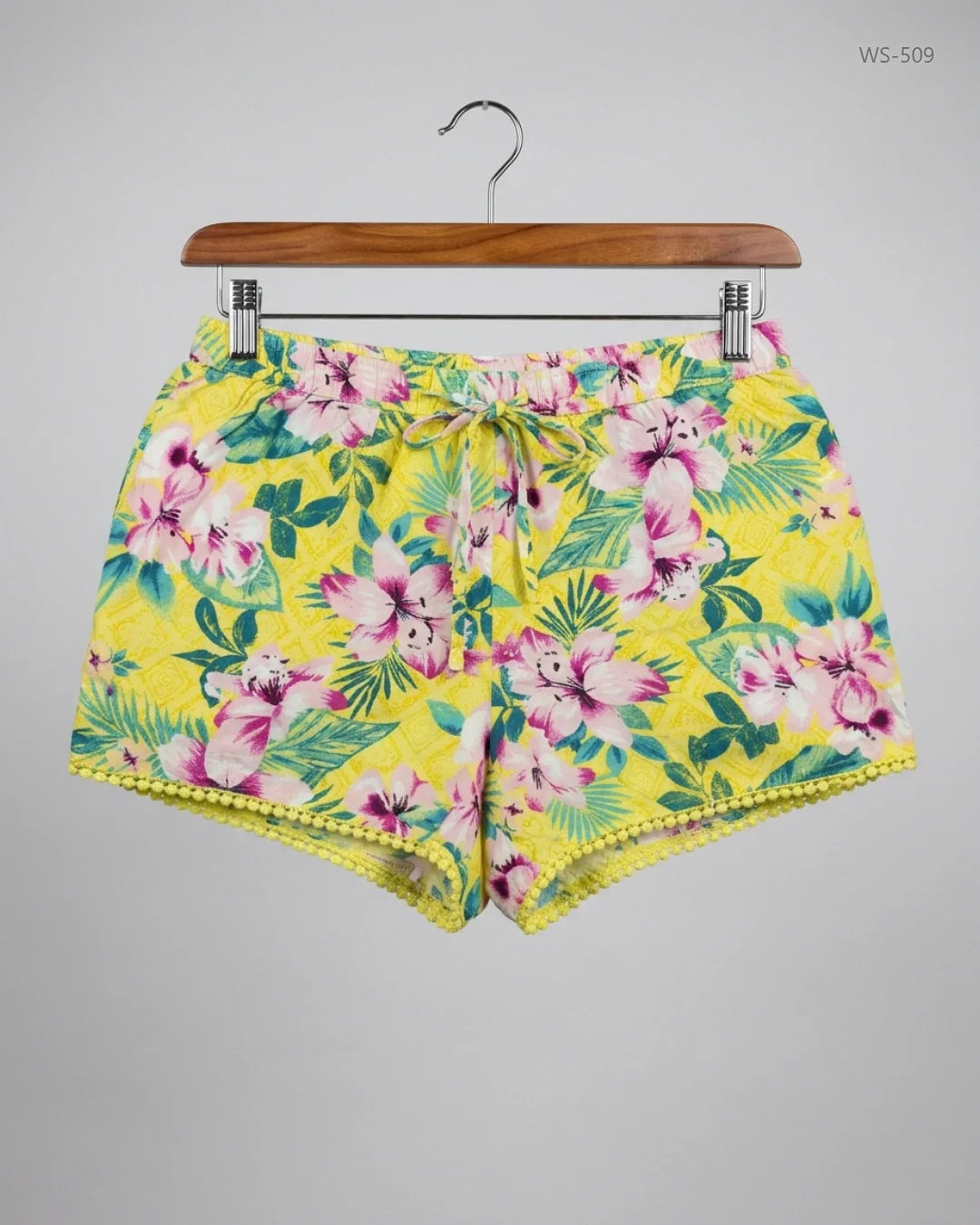 Shop Premium Womens Shorts by Abercrombie & Fitch | Preloved Branded Clothes | Yellow Cotton | Women | OTS Thrift Store Peshawar Pakistan