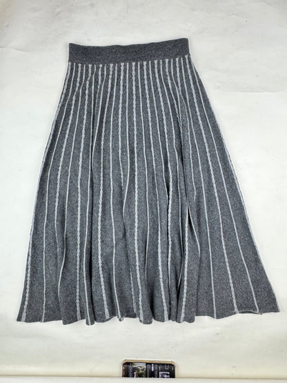 House of Bruar Grey Knitted A-Line Skirt buy preloved clothing online Pakistan - image 2
