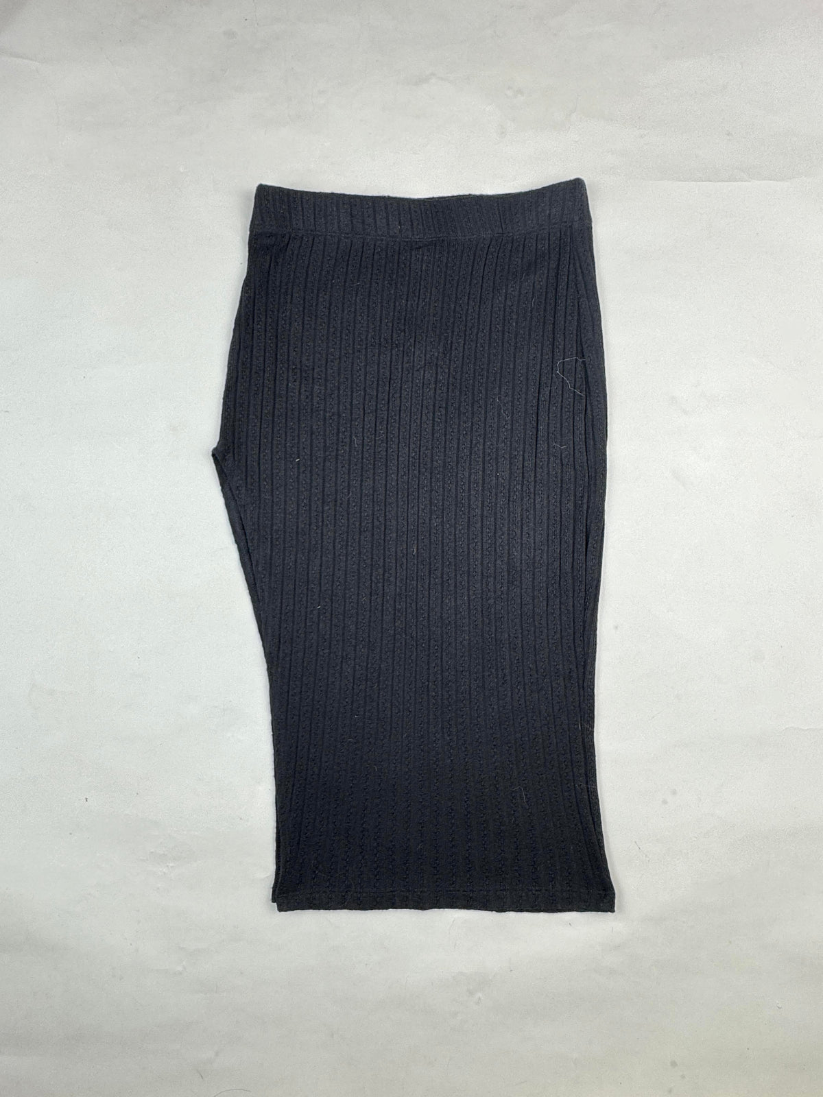 SHEIN Black Ribbed Midi Skirt buy preloved clothing online Pakistan - image 2