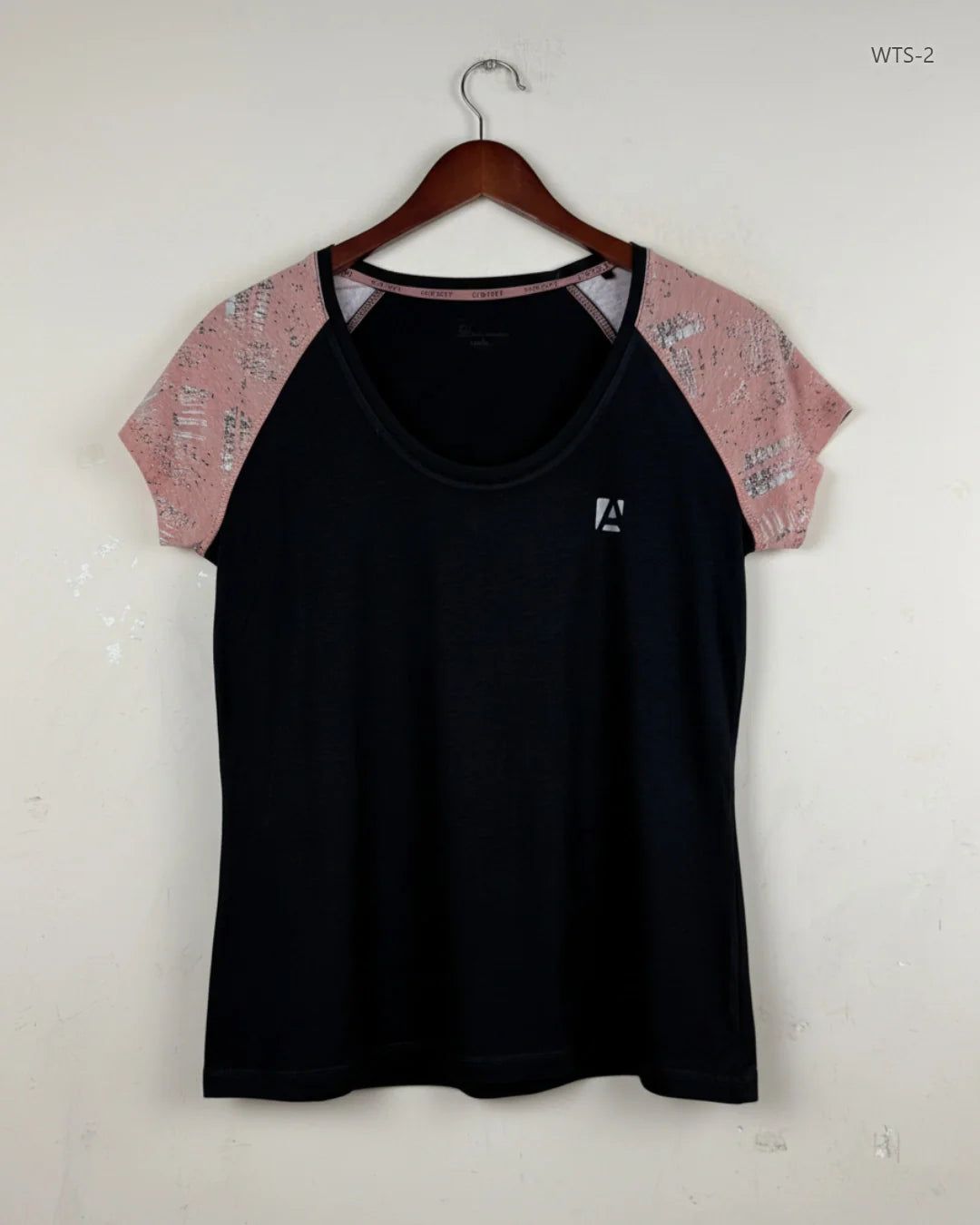 Shop Premium Womens Tshirts by Unknown | Preloved Branded Clothes | Black Cotton | Women | OTS Thrift Store Karachi Pakistan