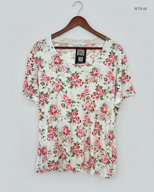 Secondhand Branded Womens Tshirts by Chianti, Multi Polyester fabric, Premium condition, for Women - Online Thrift Shop Lahore Pakistan