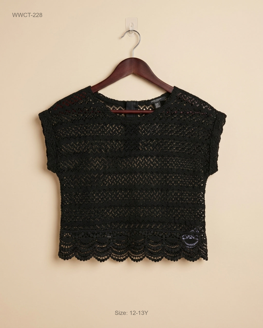 Secondhand Branded Women Winter Crop Tops by New Look, Black Polyester fabric, Premium condition, for Women - Online Thrift Shop Peshawar Pakistan